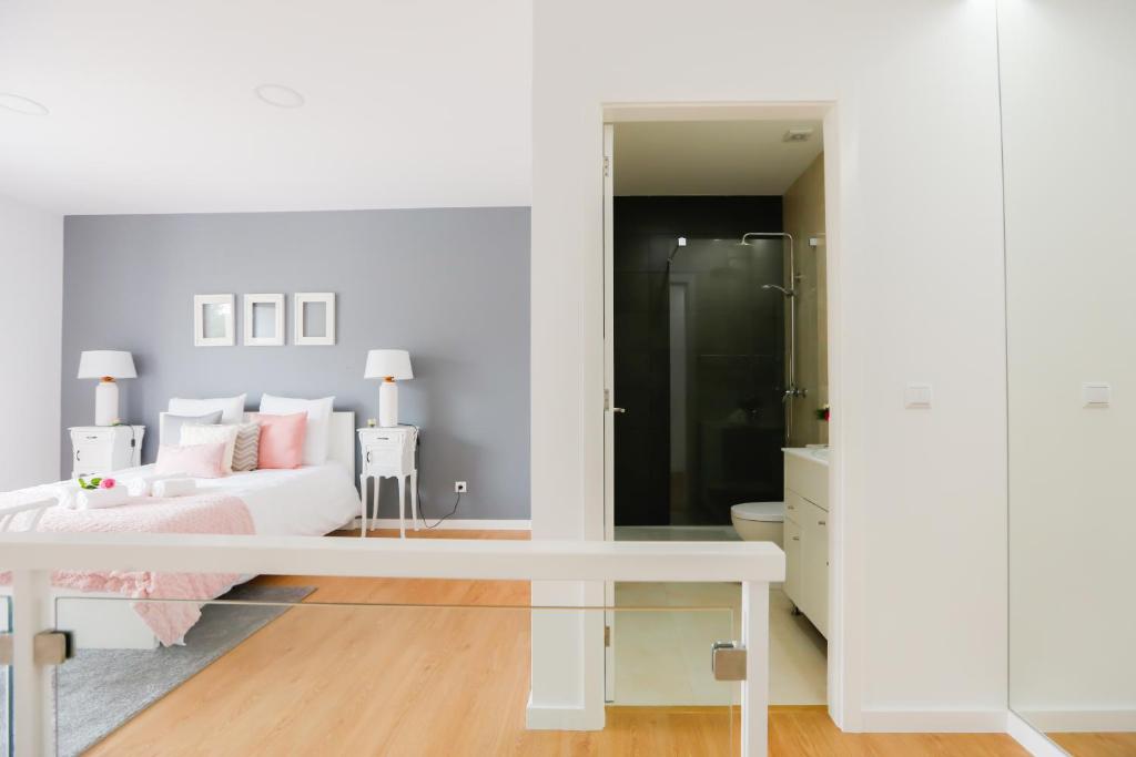 2 Towers Apartment room 6